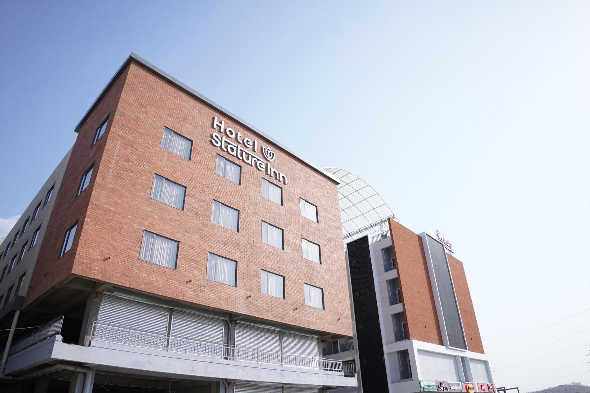 Hotel Stature Inn Kevadia Eksteriør billede